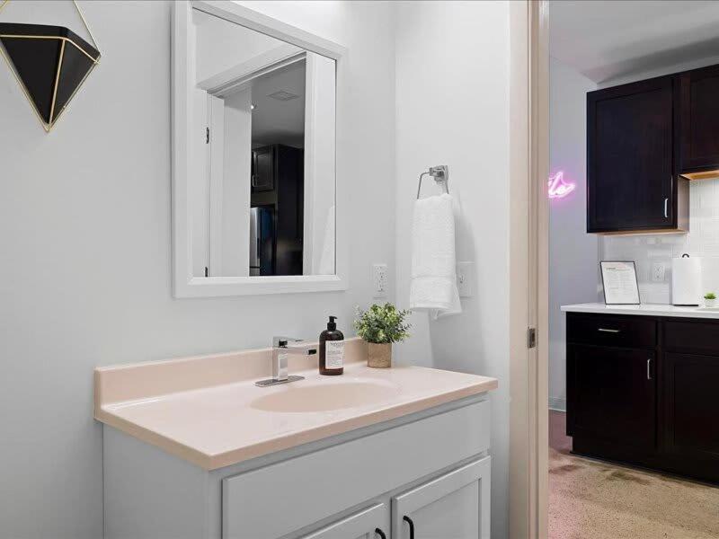 Cozysuites Historic 1Br, Downtown Pittsburgh Bagian luar foto